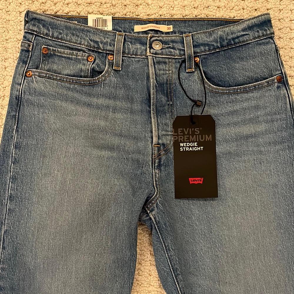 Levi’s Wedgie Straight Leg Jeans in 30 x 26 - Picture 8 of 16